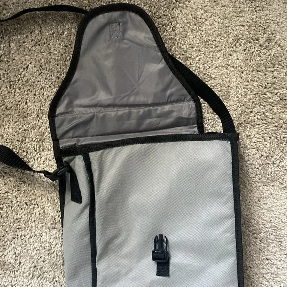 Insulated divided Wine Bag - Tequila Patrón Dufry San Juan, Puerto Rico 🇵🇷 - Picture 9 of 15